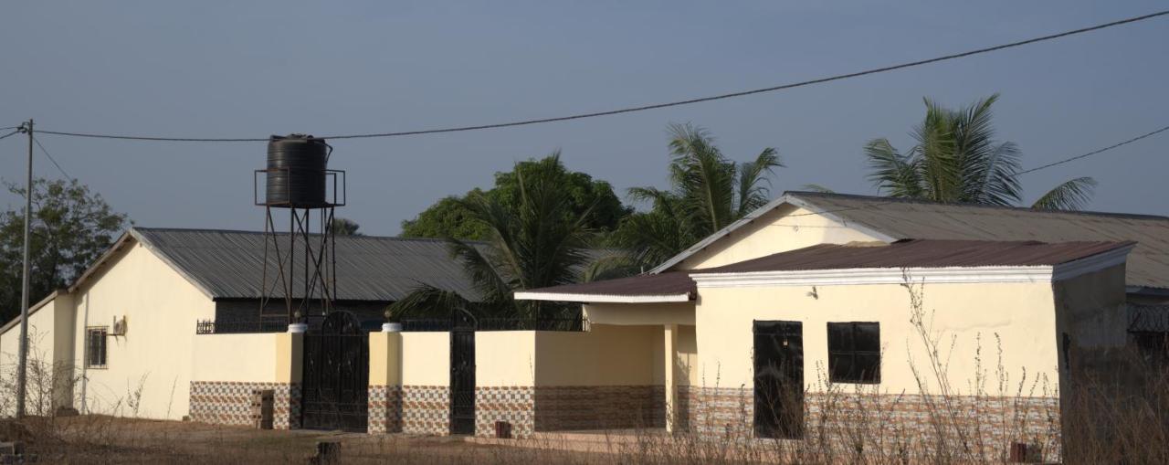 Faith And Grace Guest House Lamin Екстер'єр фото